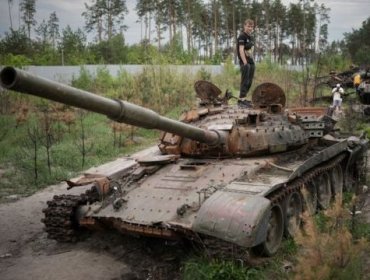 Por qué la guerra en Ucrania ha puesto en duda el futuro de los tanques en el campo de batalla