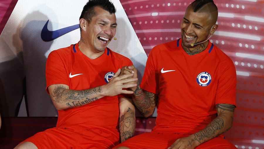 "A seguir haciendo historia": Gary Medel felicitó a Arturo Vidal por su fichaje en Flamengo