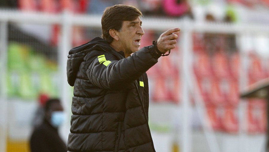 Gustavo Costas podría dejar Palestino para asumir como nuevo entrenador de la selección de Bolivia