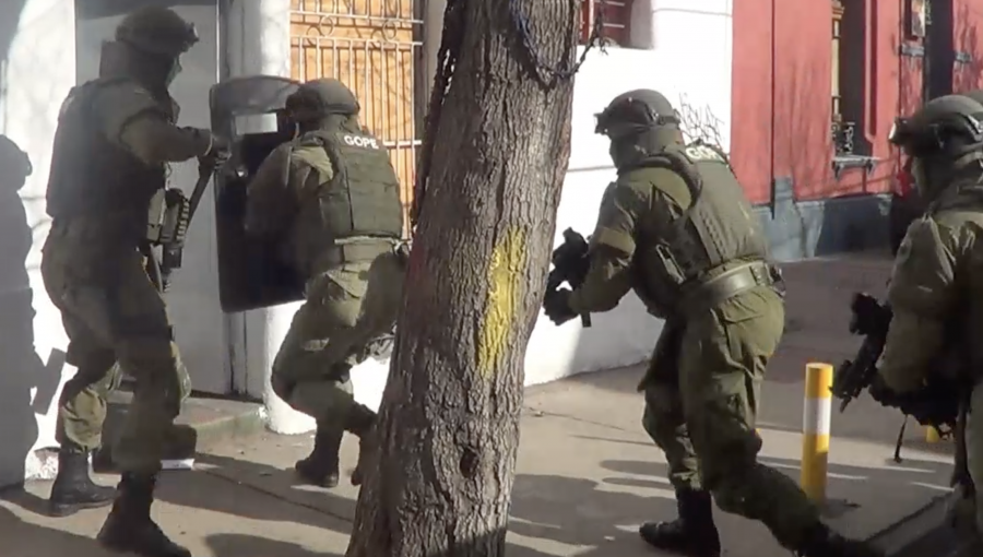 Cae banda narco extranjera que intentó ingresar importante cargamento de marihuana y cocaína por el puerto de San Antonio