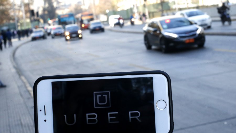 Revelan el lobby que hizo Uber en Chile en medio del escándalo internacional