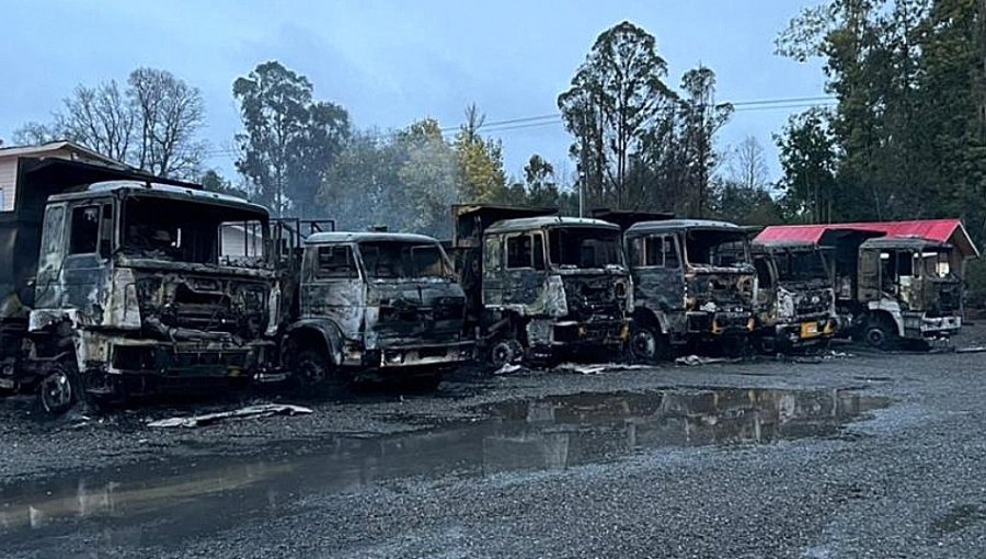 Una veintena de maquinarias resultaron quemadas en dos ataques incendiarios registrados en la región de Los Ríos
