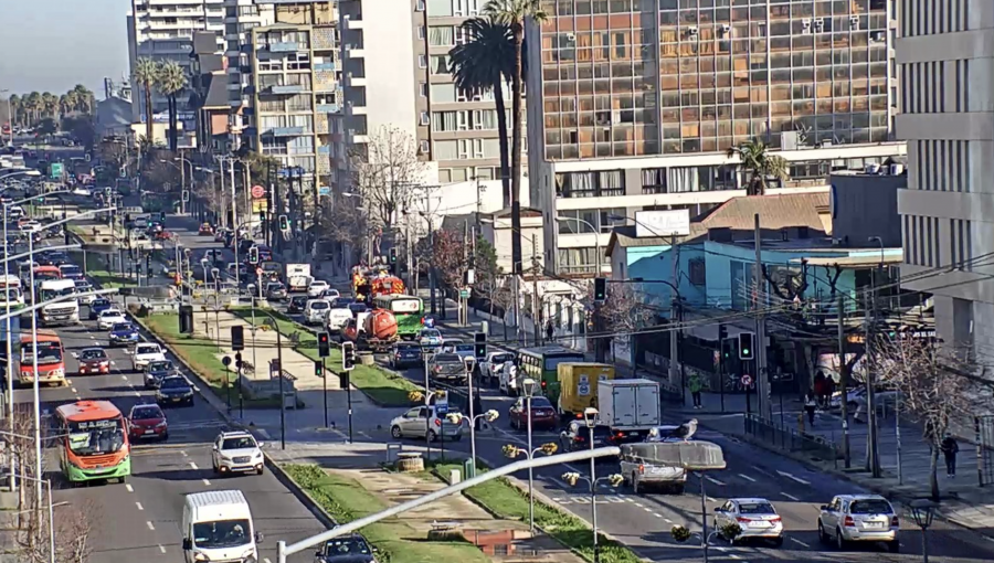 Emergencia en el centro de Viña del Mar: reportan humo desde el segundo piso de un edificio de calle Viana