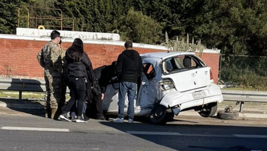 Suspendido el tránsito en la ruta Quintero - Puchuncaví por colisión de tres vehículos frente a planta de Codelco Ventanas