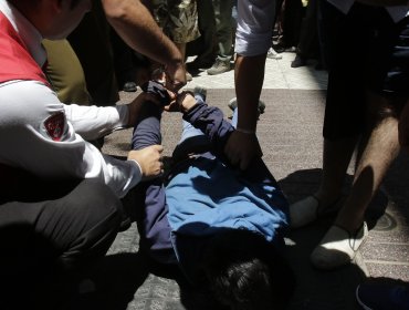 Detención ciudadana termina con delincuente herido en Santiago: intentó robar un celular a transeúnte