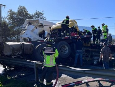 Violenta colisión entre camiones genera alta congestión en la ruta 68 en dirección hacia Valparaíso