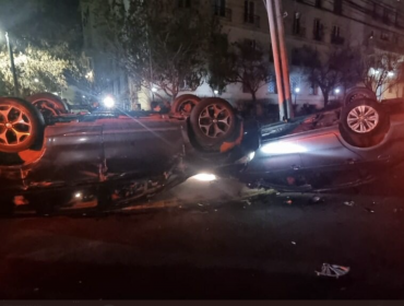 Dos lesionados deja accidente de tránsito que terminó con dos vehículos volcados en Providencia