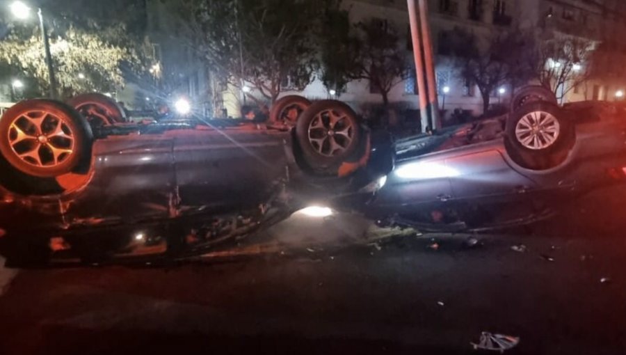 Dos lesionados deja accidente de tránsito que terminó con dos vehículos volcados en Providencia