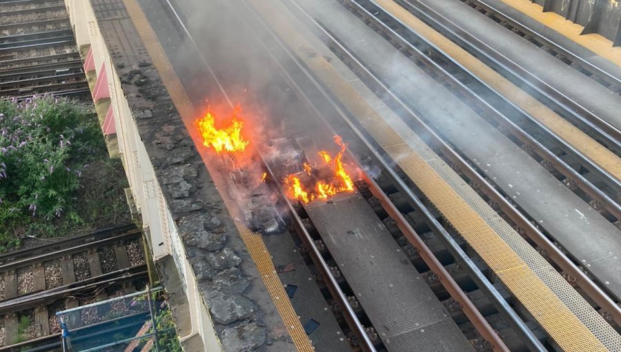 Trenes cancelados, pistas de aterrizaje derretidas e incendios: Los impactantes efectos de la ola de calor récord en Reino Unido