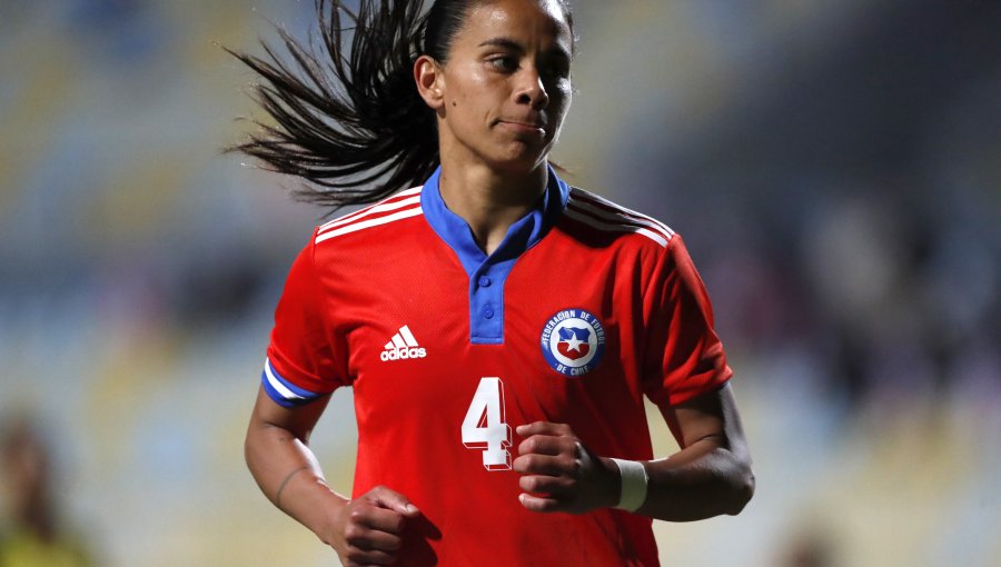 Mala noticia para la Roja: Francisca Lara dio positivo por Covid-19 y queda descartada para el duelo ante Colombia