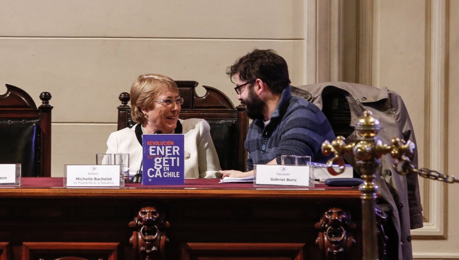 Presidente Boric se reunió con Michelle Bachelet en el domicilio de la exmandataria en La Reina