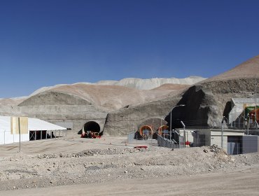 Codelco suspendió sus faenas por muerte de trabajadores en El Salvador y Chuquicamata