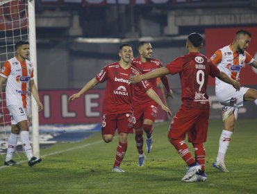 Ñublense consiguió una trabajada victoria ante Cobresal para alcanzar en la cima a Colo-Colo