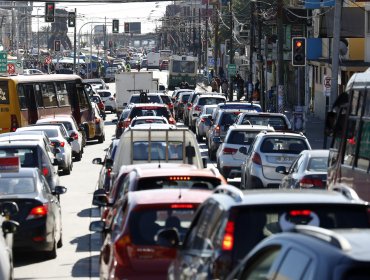«Superlunes» en el Gran Valparaíso: Reportan alto flujo vehicular en las principales arterias de Valparaíso, Viña del Mar y Concón