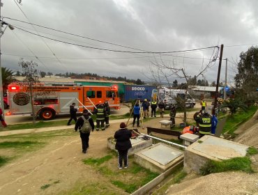 Mujer fue rescatada tras caer a un pozo de aproximadamente cinco metros de profundidad en Valparaíso