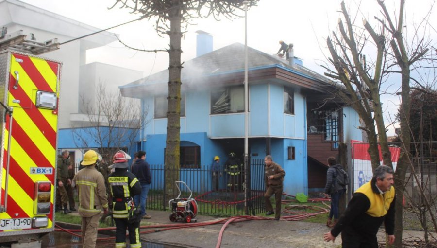 Menor fallece tras incendio en hogar de Osorno: un adolescente fue detenido por su presunta responsabilidad en origen del siniestro