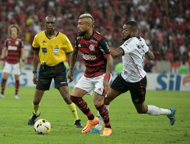 DT de Flamengo llenó de elogios a Arturo Vidal tras su primer partido en Maracaná