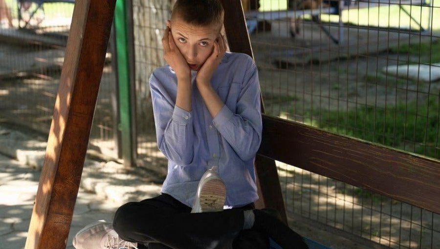 Niños atados y adultos en cunas: Las terribles condiciones que se viven en los orfanatos de Ucrania