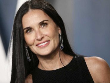 A los 59 años, Demi Moore se luce como la modelo de su propia colección de bikinis