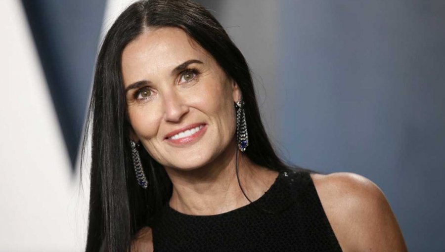 A los 59 años, Demi Moore se luce como la modelo de su propia colección de bikinis