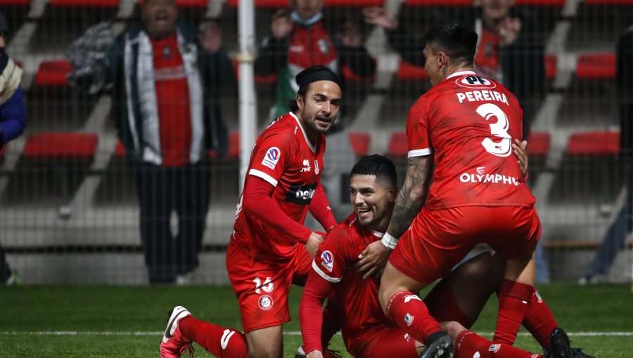 Unión La Calera rescató un empate ante Palestino con un polémico penal sobre el final del partido