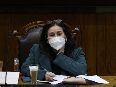 Ministra de Salud recibe respaldo de 400 mujeres en la antesala a interpelación de este lunes en la Cámara de Diputados