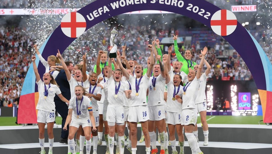 Inglaterra superó 2-1 a Alemania y se quedó con la Eurocopa Femenina ante más de 87 mil personas en Wembley