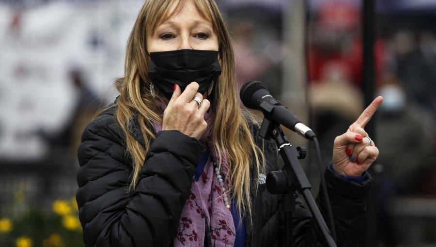 Diputada Gazmuri reveló que también fuma marihuana: "No me avergüenzo, cultivo plantas en mi casa"