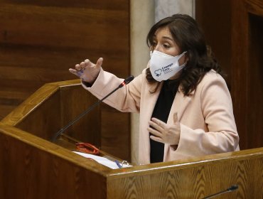 Ministra de Salud María Begoña Yarza asegura una quinta dosis de refuerzo e incluso habló de una por año