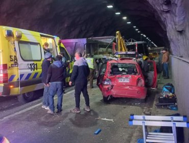 Al menos cuatro personas lesionadas deja colisión múltiple al interior del túnel La Calavera en Llay Llay