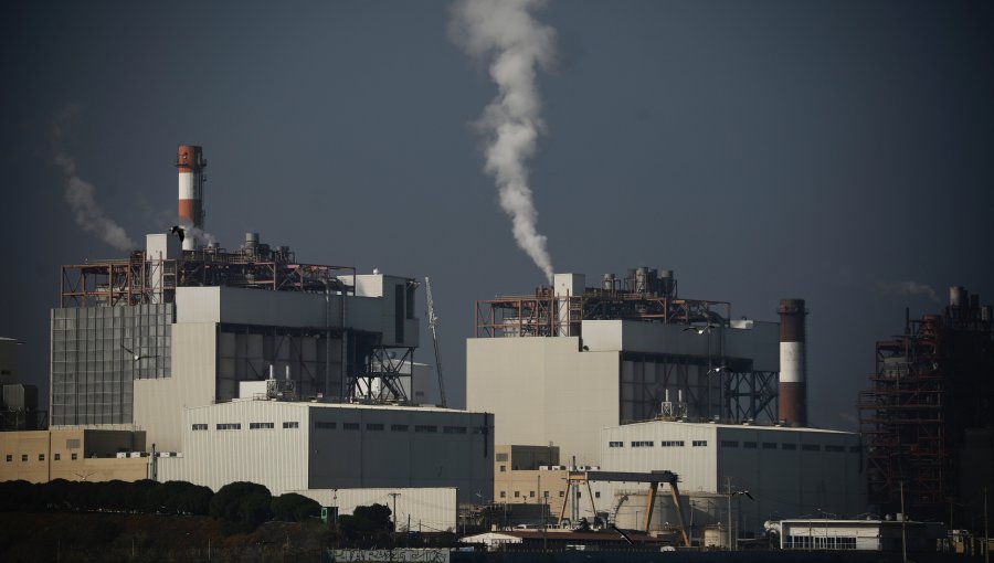 Anuncian instalación de sensores de monitoreo de gases en colegios y centros de salud de Quintero y Puchuncaví