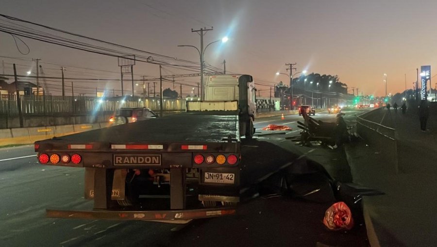 Tres personas que se movilizaban en una carreta fallecieron tras ser arrolladas por un camión en San Pedro de la Paz