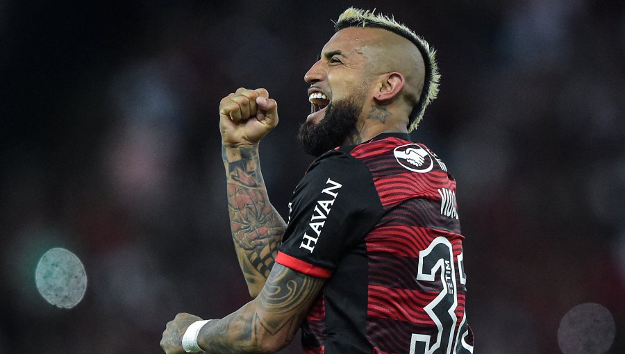 DT y prensa brasileña llenan de elogios a Arturo Vidal tras participación en triunfo del Flamengo