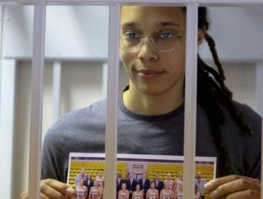 Condenan a 9 años de prisión en Rusia a la basquetbolista de EE.UU. Brittney Griner por cargos de "drogas"