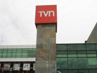 Bancada de Renovación Nacional va tras integrante del directorio de TVN que puso en duda profesionalismo de Matías del Río