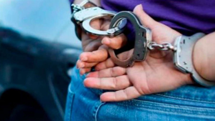 Cae peligrosa delincuente de Valparaíso que registraba ocho órdenes de detención pendientes: ha sido capturada 53 veces