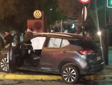 Carabinera fue víctima de violenta encerrona en Peñalolén: delincuentes la intimidaron con armas de fuego y le robaron su auto