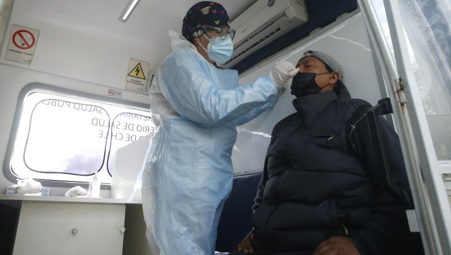Chile reporta más de 13 mil casos nuevos de coronavirus y otros 51 fallecidos por causas asociadas a la pandemia