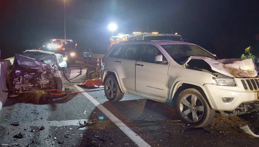 Colisión frontal de alta energía deja un fallecido y cuatro lesionados en Panquehue: tres automóviles se vieron involucrados