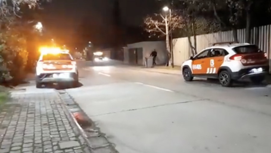 Familia fue víctima de violento asalto a su domicilio en Lo Barnechea: delincuentes huyeron con $130 millones en especies