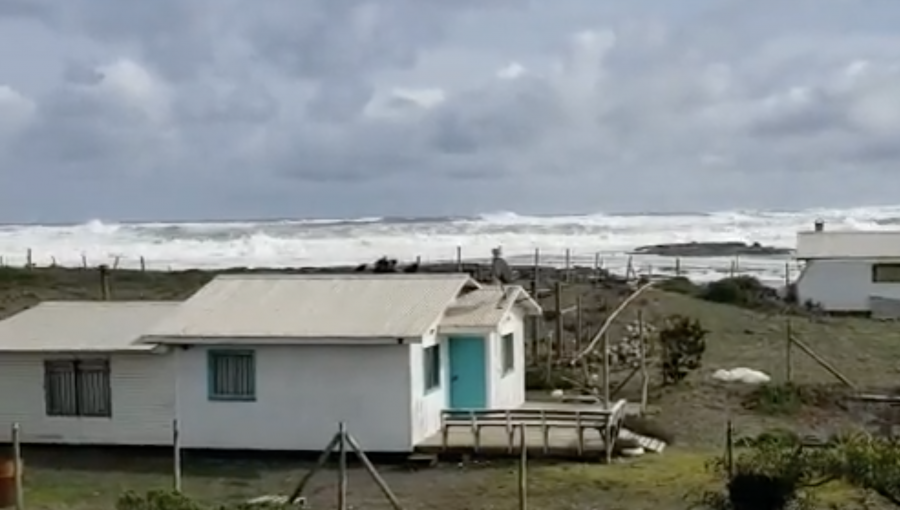 Olas de hasta 8 metros de altura se reportaron en zonas costeras de la región de Ñuble