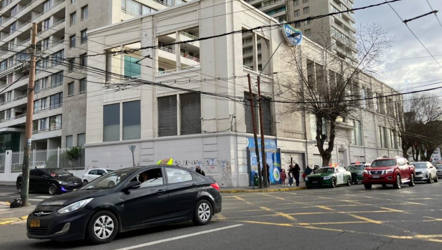 Reportan balacera en inmediaciones de supermercado en Valparaíso: delincuentes habrían sido sorprendidos robando