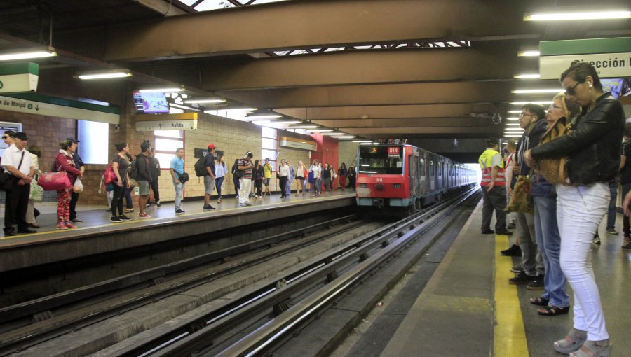 Tren desrielado provoca que la Línea 2 del Metro de Santiago opere de forma parcial: trabajos se extenderían toda la mañana