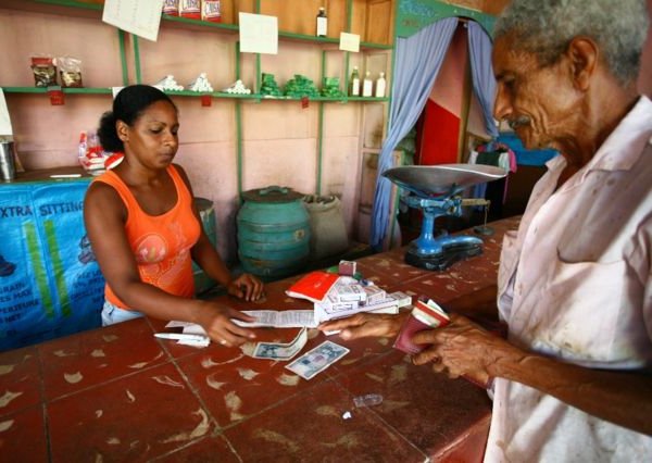 Cuba anuncia la apertura de su comercio a la inversión extranjera por primera vez en 60 años