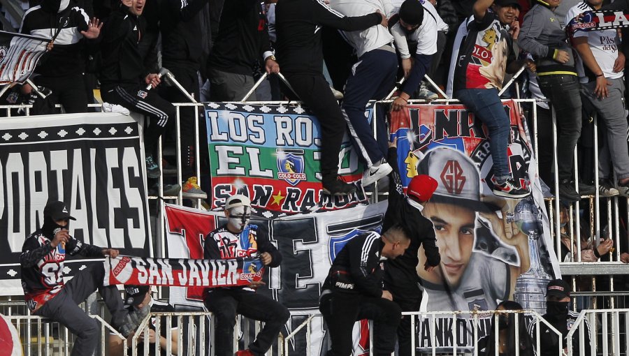 Colo Colo fue sancionado con dos partidos como visita sin hinchas