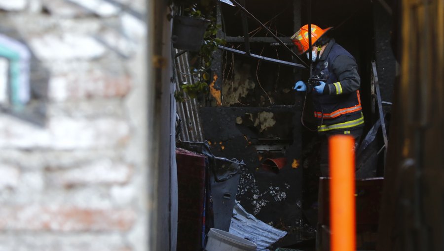 Posible incendio intencional en centro de Concepción dejó un bombero herido