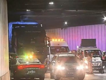 Camión de carga quedó atrapado en túnel de la Costanera Norte: amplia congestión vehicular al oriente