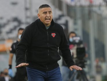 Jaime García descarta polémica con Gustavo Quinteros y asegura que a Colo-Colo le ganaron "táctica y estratégicamente"