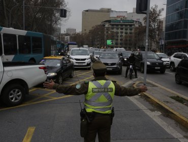 Nueva jornada de protestas en el Instituto Nacional genera una serie de desvíos de tránsito en el centro de Santiago