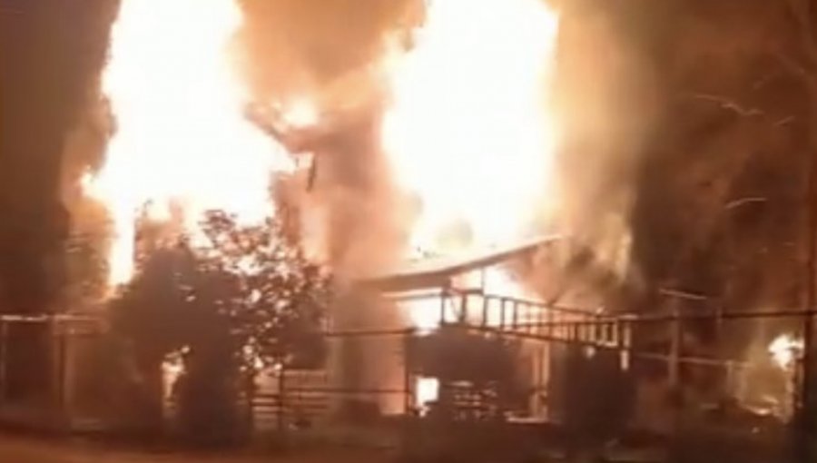 Una casa y una camioneta fueron quemadas por desconocidos en otro ataque incendiario registrado en Cañete